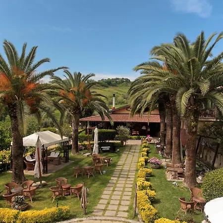 Il Borgo Sul בית חווה פיצו